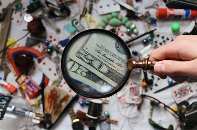 https://www.luckyclovertrading.com/images/close-up-photography-of-magnifying-glass-906055.jpg