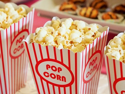https://www.luckyclovertrading.com/images/food-snack-popcorn-movie-theater-33129.jpg